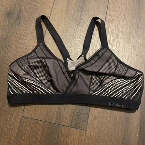 Lululemon bra size 38c